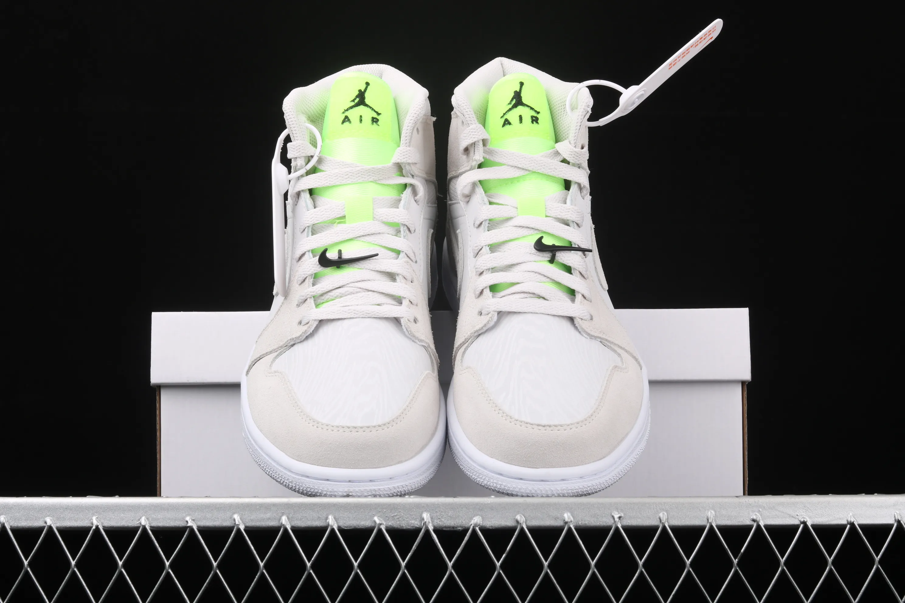 All Categories Air Jordan Jordan Series Basketball Shoes Air Jordan 1 Mid Differentiated Versions Air Jordan 1 Mid AJ1 Joe 1 Sea Salt Fluorescent Green CV3018-001